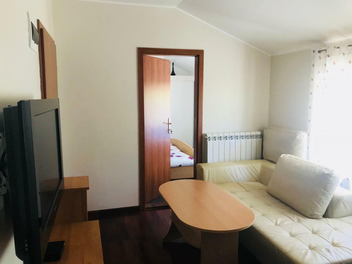 Apartments Vidovic Cezarji Esterno foto